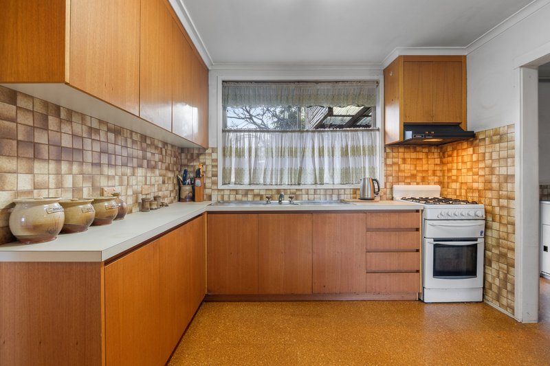 Photo - 24 Karingal Drive, Frankston VIC 3199 - Image 2