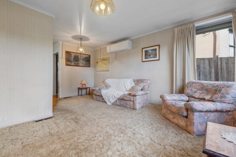 Photo - 24 Karingal Drive, Frankston VIC 3199 - Image 5