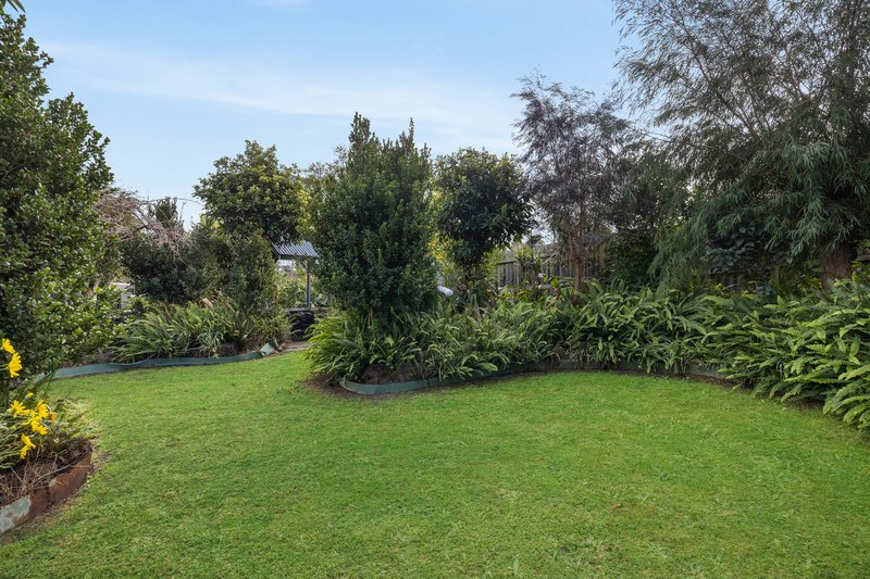 Photo - 24 Karingal Drive, Frankston VIC 3199 - Image 10