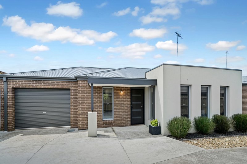 2/4 Karlovac Court, Bell Park VIC 3215