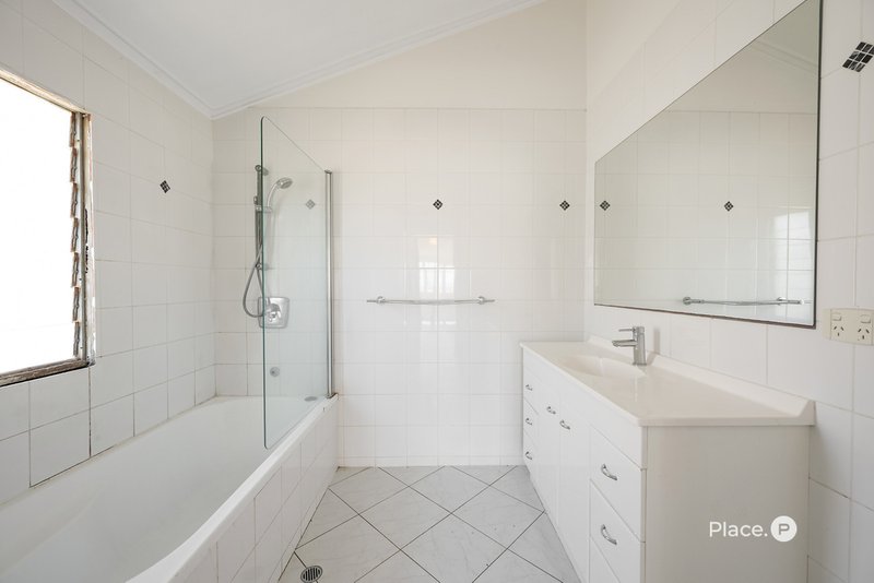 Photo - 24 Katoomba Avenue, Hawthorne QLD 4171 - Image 15