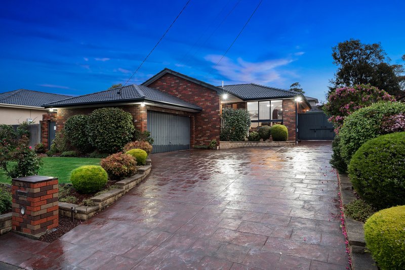 24 Kawana Crescent, Glen Waverley VIC 3150