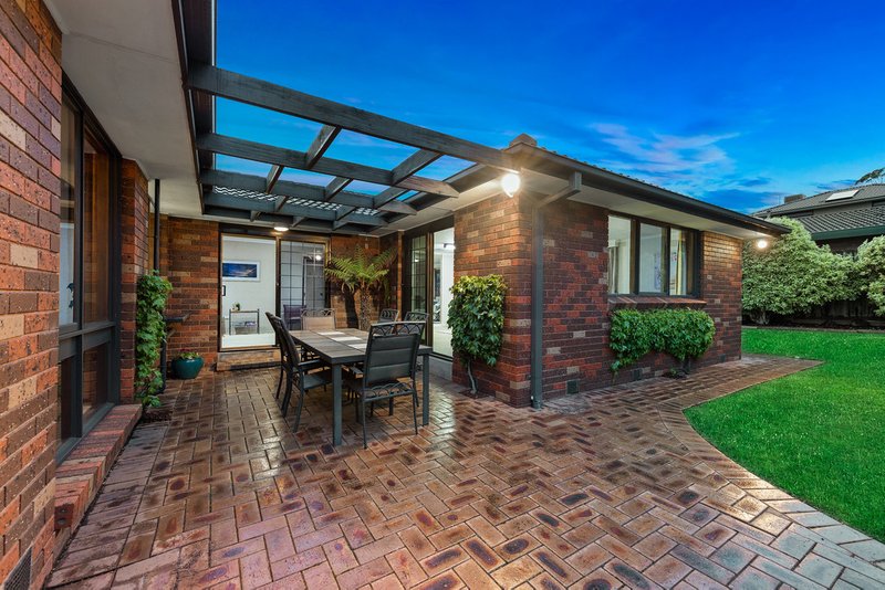 Photo - 24 Kawana Crescent, Glen Waverley VIC 3150 - Image 4