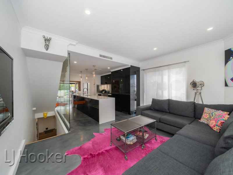 Photo - 24 Kensington Street, East Perth WA 6004 - Image 11