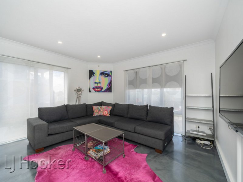 Photo - 24 Kensington Street, East Perth WA 6004 - Image 12