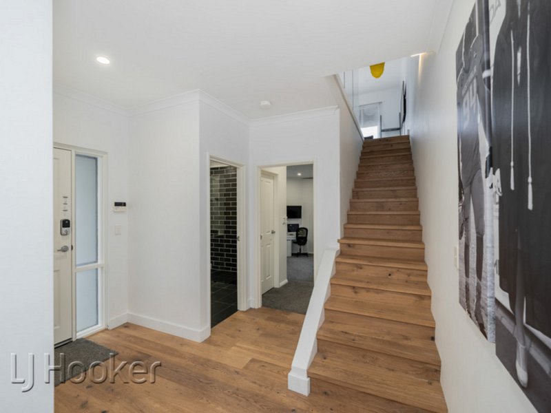 Photo - 24 Kensington Street, East Perth WA 6004 - Image 17