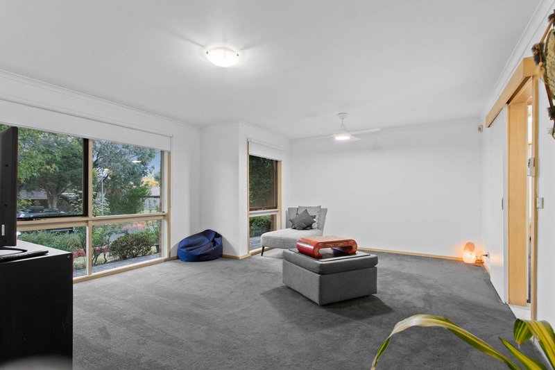 Photo - 24 Kerry Street, Langwarrin VIC 3910 - Image 6