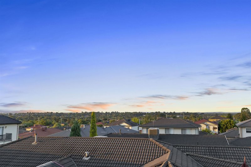 Photo - 24 Kilcatten Rise, Rowville VIC 3178 - Image 9