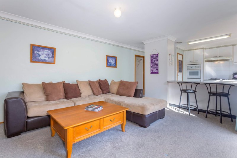 Photo - 24 Kneebone Street, Bonython ACT 2905 - Image 7