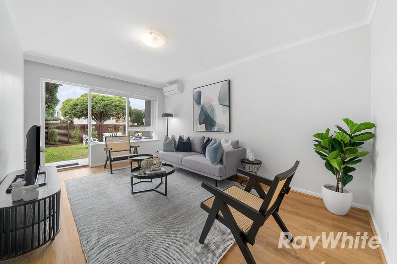 Photo - 2/4 Kokaribb Road, Carnegie VIC 3163 - Image 1