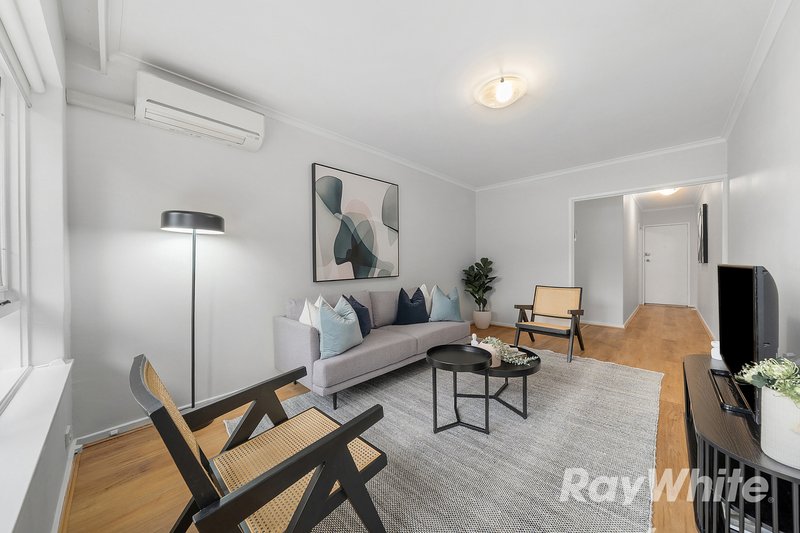 Photo - 2/4 Kokaribb Road, Carnegie VIC 3163 - Image 8