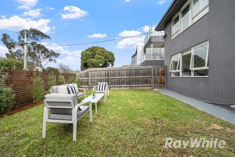 Photo - 2/4 Kokaribb Road, Carnegie VIC 3163 - Image 10