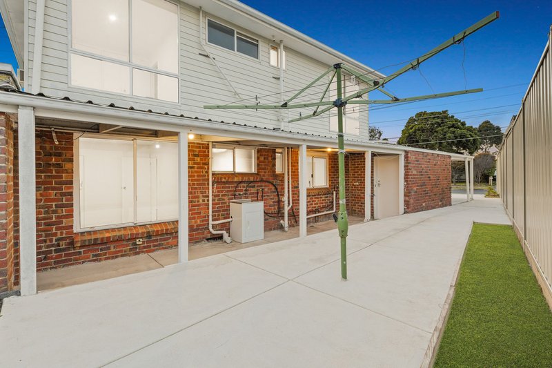 Photo - 24 Kuringgai Crescent, Noble Park VIC 3174 - Image 11