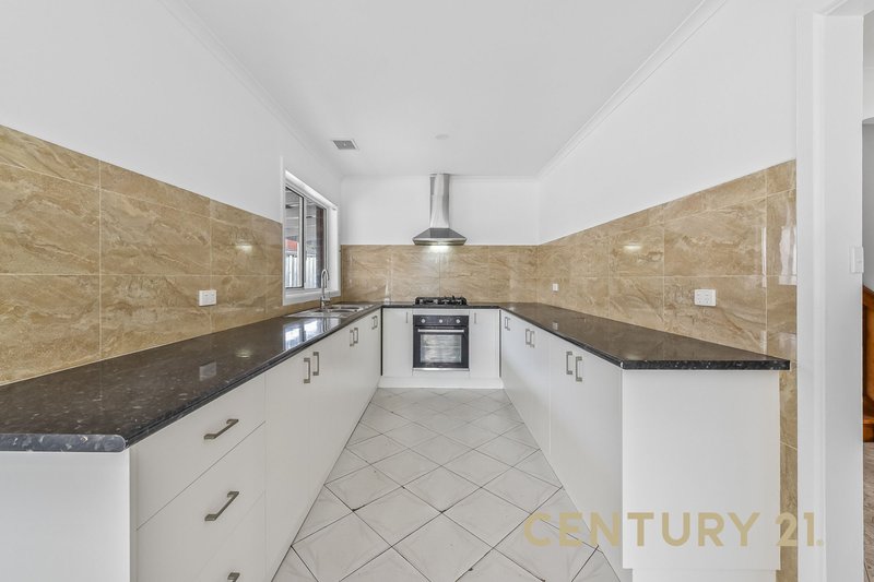 Photo - 24 Kuringgai Crescent, Noble Park VIC 3174 - Image 3