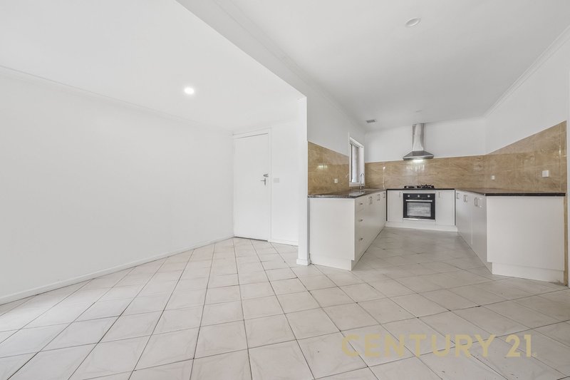 Photo - 24 Kuringgai Crescent, Noble Park VIC 3174 - Image 5