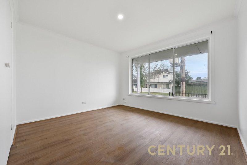 Photo - 24 Kuringgai Crescent, Noble Park VIC 3174 - Image 6