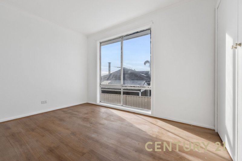 Photo - 24 Kuringgai Crescent, Noble Park VIC 3174 - Image 10