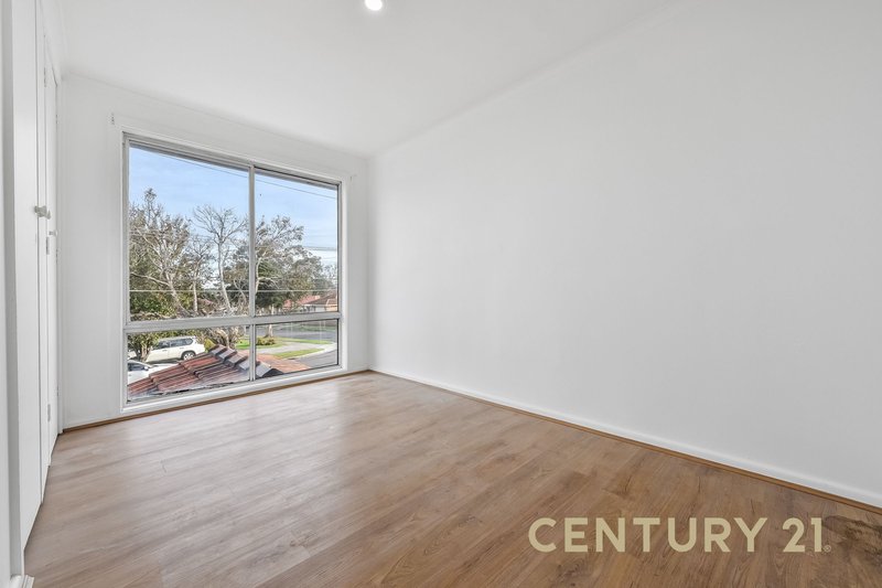Photo - 24 Kuringgai Crescent, Noble Park VIC 3174 - Image 11