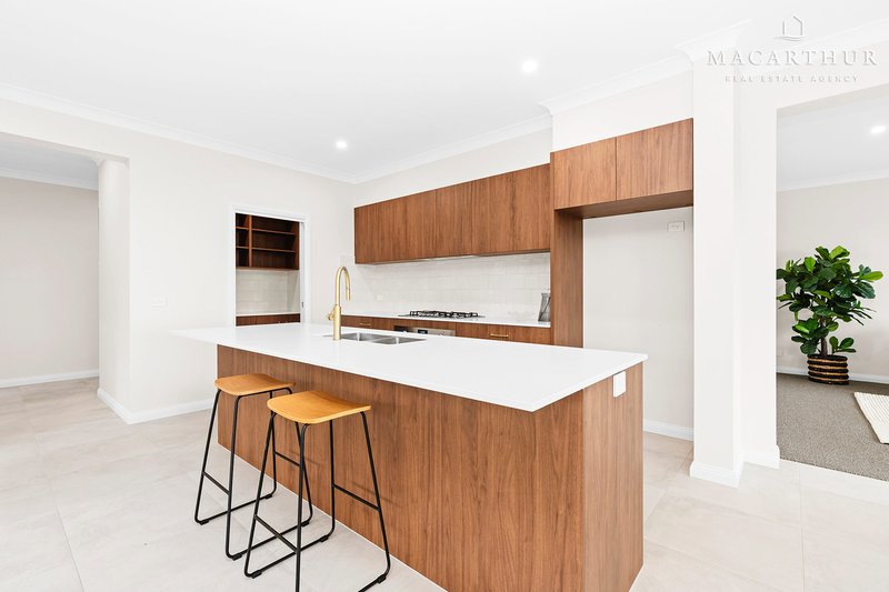 Photo - 24 Lacebark Drive, Forest Hill NSW 2651 - Image 2