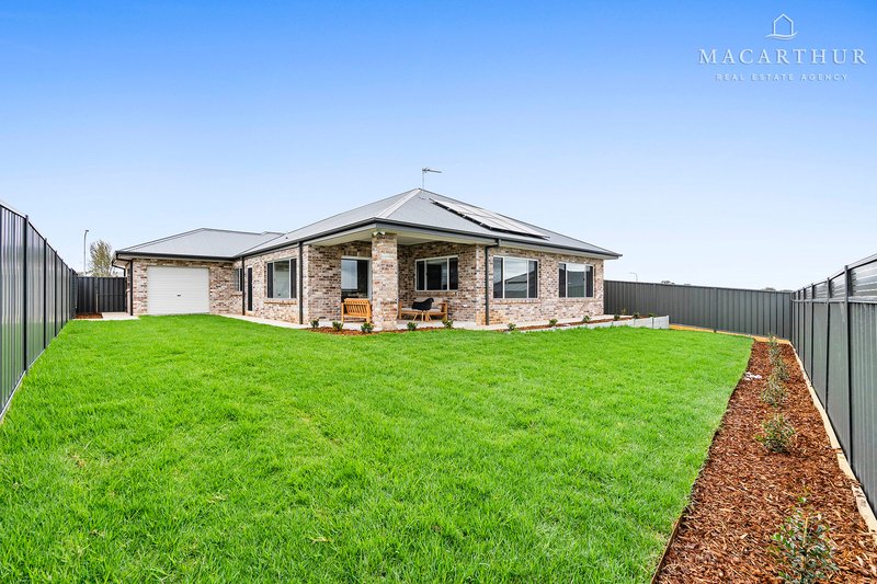 Photo - 24 Lacebark Drive, Forest Hill NSW 2651 - Image 4