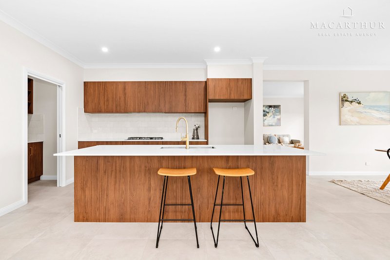 Photo - 24 Lacebark Drive, Forest Hill NSW 2651 - Image 10
