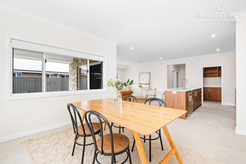Photo - 24 Lacebark Drive, Forest Hill NSW 2651 - Image 13