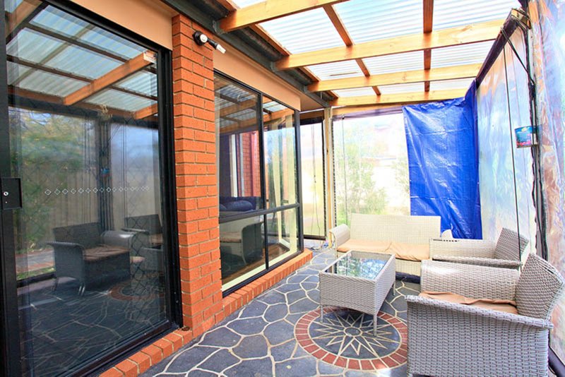 Photo - 24 Lachlan Crescent, Roxburgh Park VIC 3064 - Image 11