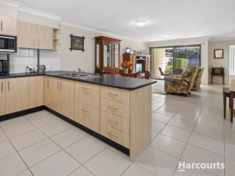 Photo - 2/4 Lady Bowen Parade, Rothwell QLD 4022 - Image 6