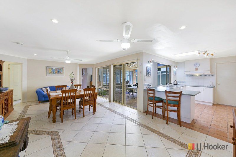 Photo - 24 Lakeway Drive, Lake Munmorah NSW 2259 - Image 3