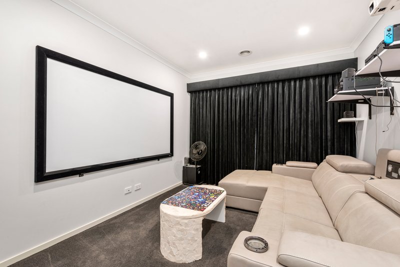 Photo - 24 Lancelot Avenue, Clyde VIC 3978 - Image 5