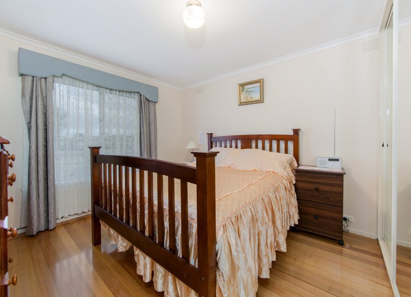 Photo - 24 Larisa Road, St Albans VIC 3021 - Image 5