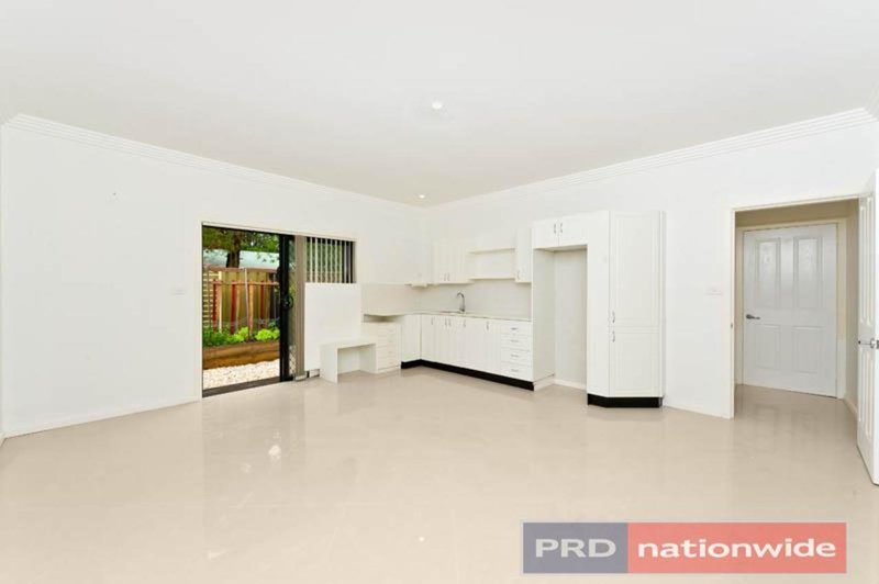 Photo - 24 Leah Avenue, Picnic Point NSW 2213 - Image 4