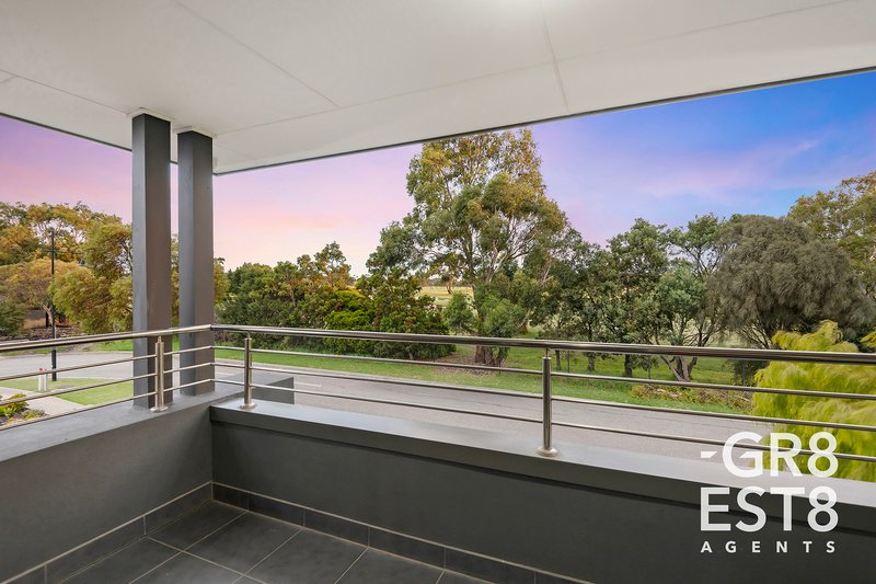 Photo - 24 Lemon Grove, Cranbourne West VIC 3977 - Image 14