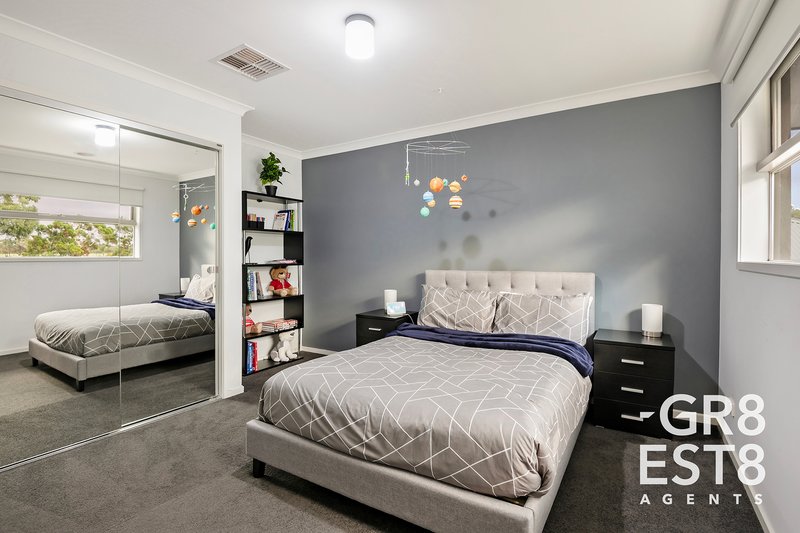 Photo - 24 Lemon Grove, Cranbourne West VIC 3977 - Image 18