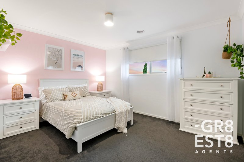 Photo - 24 Lemon Grove, Cranbourne West VIC 3977 - Image 20