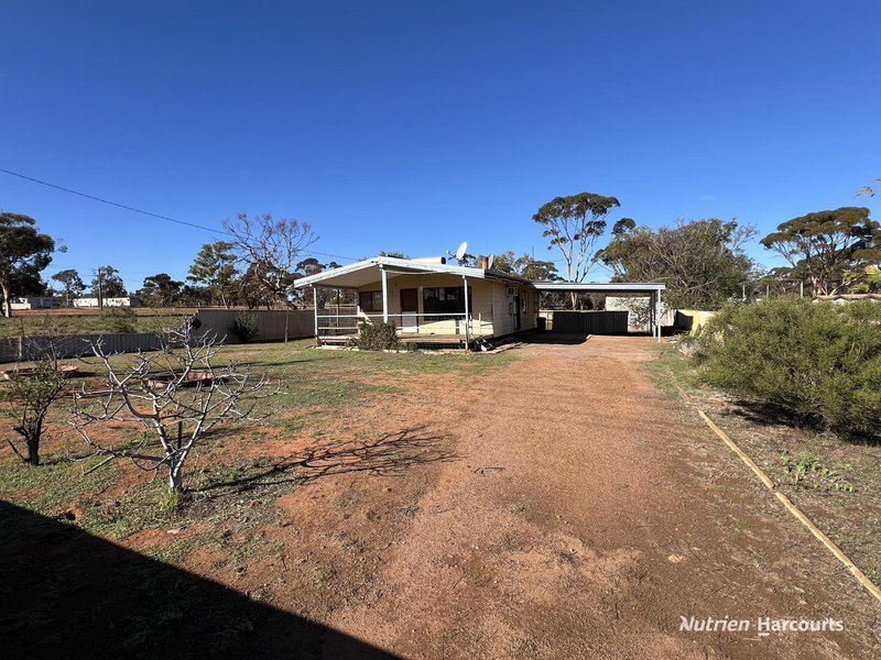 Photo - 24 Lenneberg Street, Marvel Loch WA 6426 - Image 6