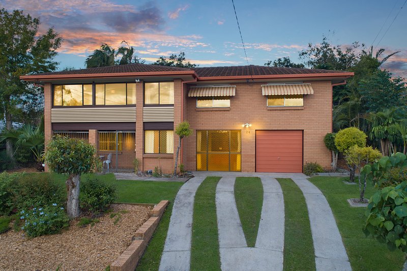 24 Lenore Crescent, Springwood QLD 4127