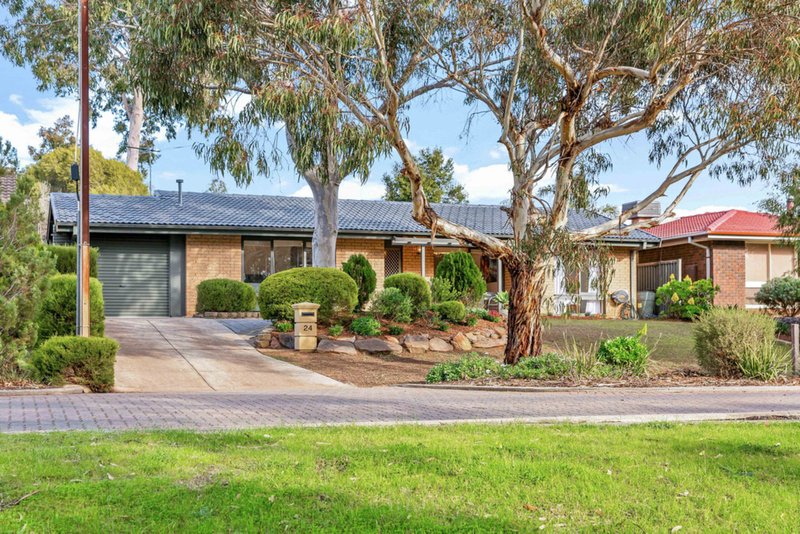 24 Leonard Road, Morphett Vale SA 5162