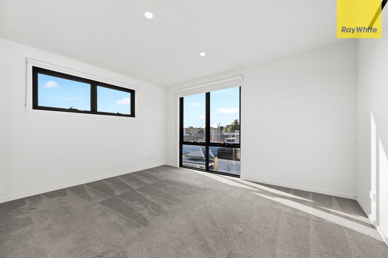 Photo - 24 Lethbridge Street, Moonee Ponds VIC 3039 - Image 7