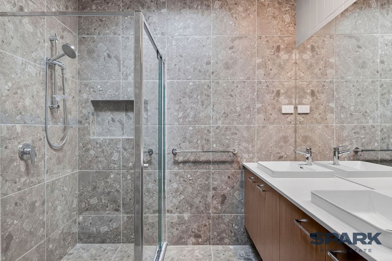 Photo - 24 Liali Ave , Truganina VIC 3029 - Image 7