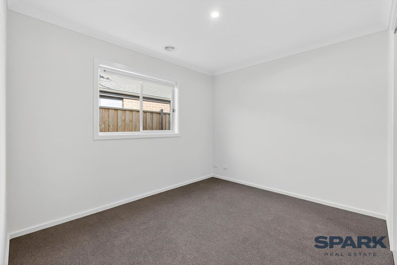 Photo - 24 Liali Ave , Truganina VIC 3029 - Image 8