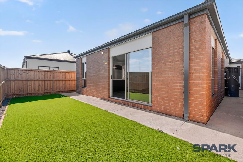 Photo - 24 Liali Ave , Truganina VIC 3029 - Image 10