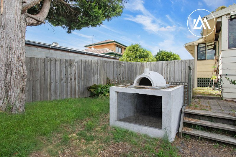 Photo - 24 Liardet Crescent, Frankston VIC 3199 - Image 11