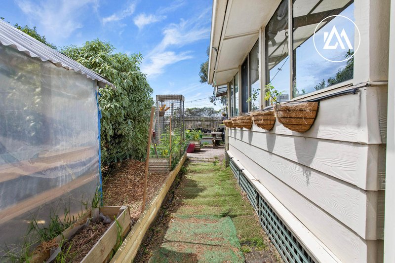 Photo - 24 Liardet Crescent, Frankston VIC 3199 - Image 13