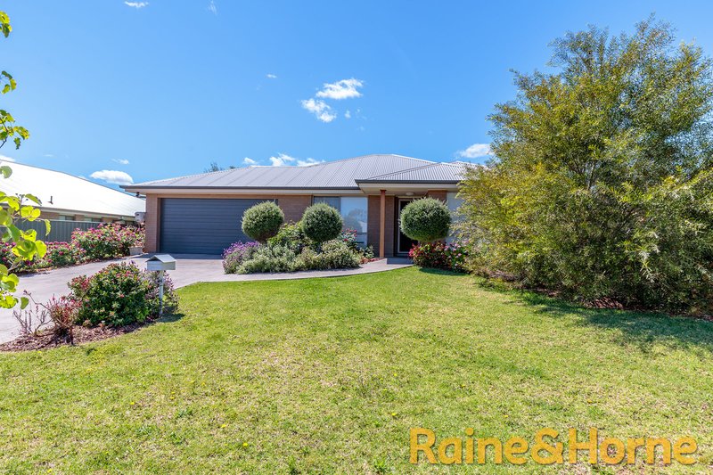 24 Lincoln Parkway, Dubbo NSW 2830