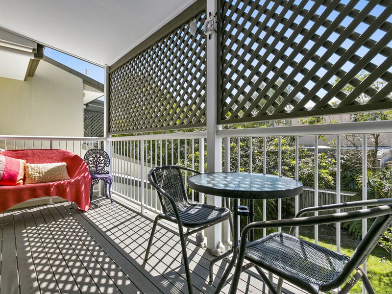 Photo - 2/4 Lipton Street, Sunrise Beach QLD 4567 - Image 2