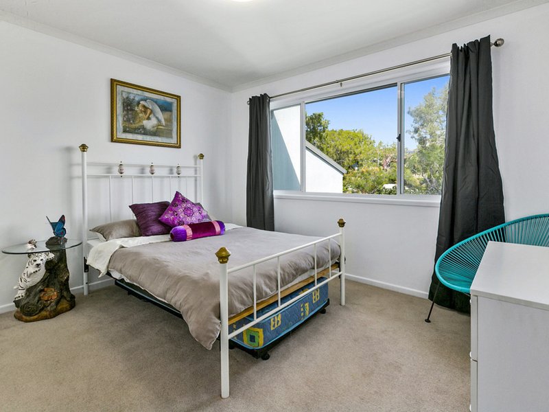 Photo - 2/4 Lipton Street, Sunrise Beach QLD 4567 - Image 10