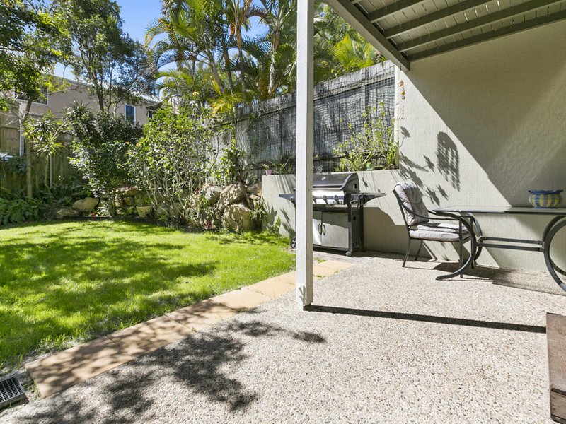 Photo - 2/4 Lipton Street, Sunrise Beach QLD 4567 - Image 13