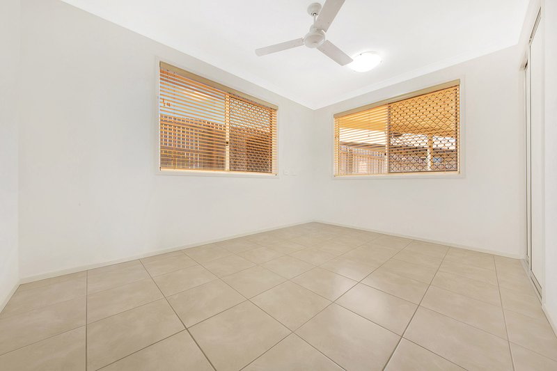 Photo - 24 Liriope Drive, Kirkwood QLD 4680 - Image 5