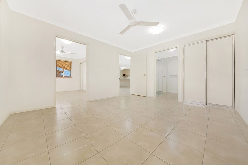 Photo - 24 Liriope Drive, Kirkwood QLD 4680 - Image 7